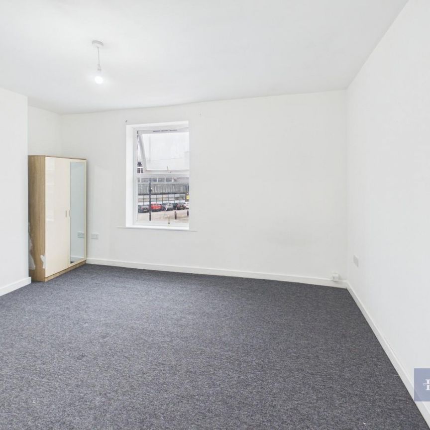 4 bedroom House To Let Total Size: 1227 SQ FT - Photo 1