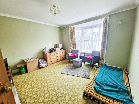 3 bedroom semi-detached house to rent - Photo 3