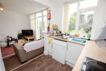 4 bedroom house to rent - Photo 3