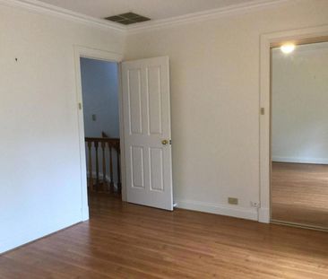 Ideal 3 Bedroom Double Storey Townhouse - Photo 2