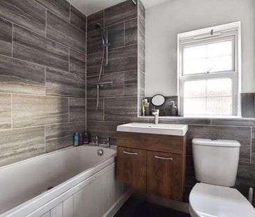 3 bedroom end of terrace house to rent - Photo 6