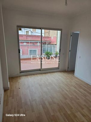 52m² Penthouse to rent in Camp d en Grassot i Gràcia Nova, Barcelona - Photo 1