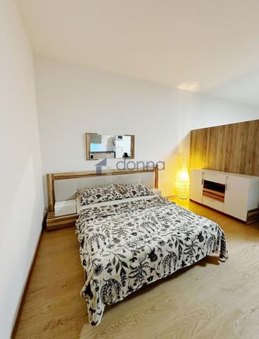 Pronájem bytu 1+kk 66 m2 - Fotografie 3