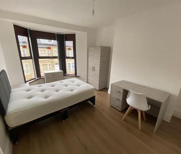 6 bedroom private hall to rent - Photo 3