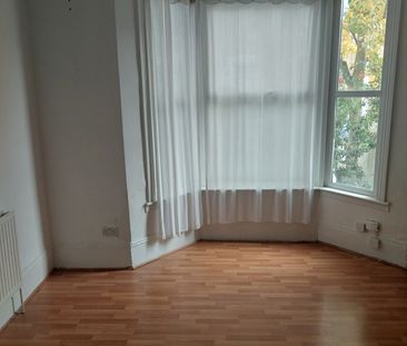 5 Bed Semi-Detached House, Winslade Road, SW2 - Photo 6