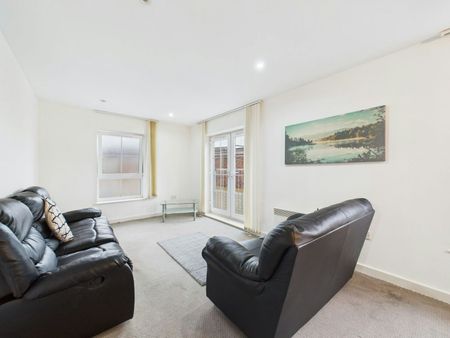 Flat to rent on - Photo 2