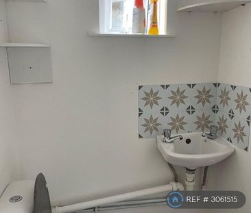 Studio to rent - Photo 6