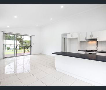 Quiet location in walking distance to town - Photo 4