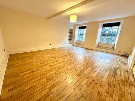 3 bedroom flat to rent - Photo 3