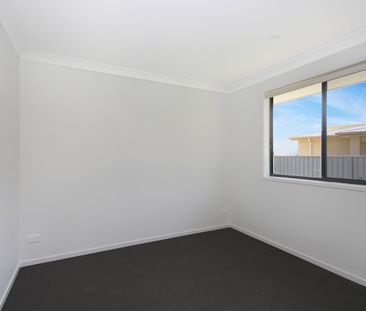 Beautiful Position with a Lovely 1 Bedroom Unit! - Photo 2