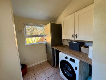 3 bedroom terraced house to rent - Photo 4
