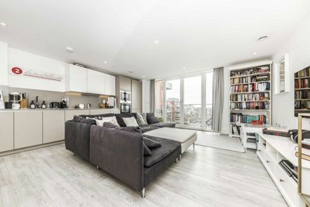 Gaumont Place, Streatham Hill, SW2 - Photo 2