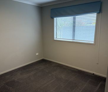 Quality Four Bedroom Lakes Property - Pyes Pa - Photo 2