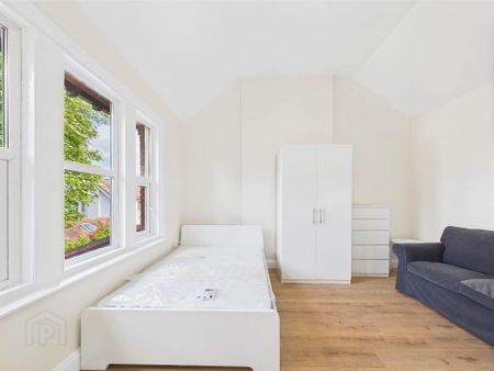 Apt 2, 50 Myrtlefield Park, Belfast, BT9 6NF - Photo 3