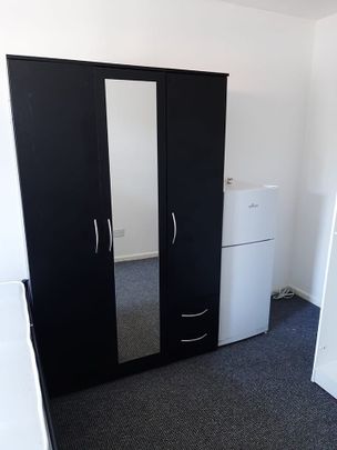 Studio Flat, Green Lane, B9 - Photo 1