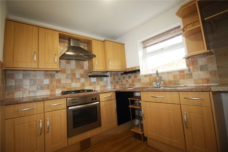2 bedroom maisonette to rent - Photo 5
