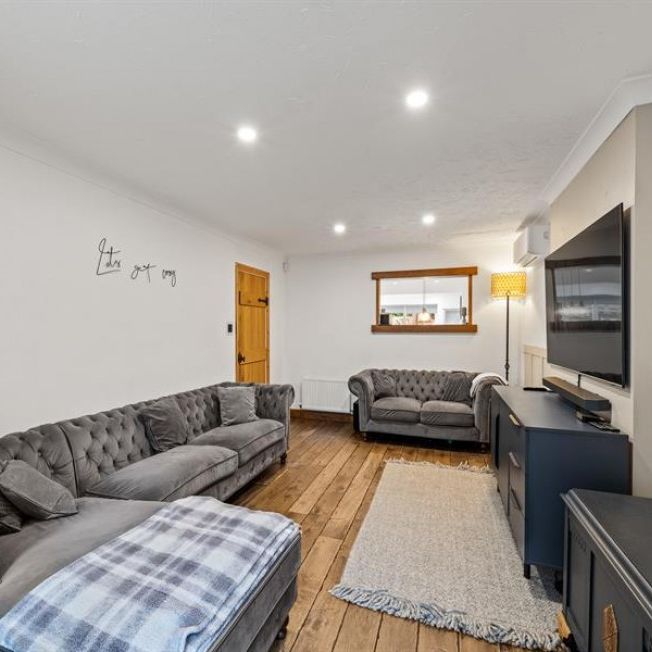 4 Bedroom Detached To Let - Photo 1