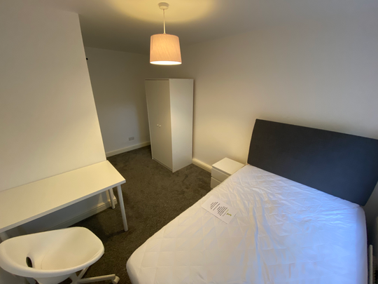 Flat 32, Samara Plaza, LS2 9DU, Leeds - Photo 1