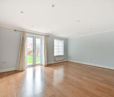 3 bedroom terraced house to rent - Photo 1