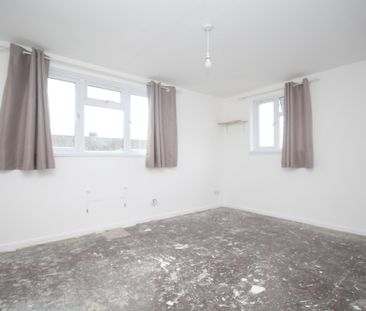 Flat to rent - Crayford High Street, Dartford, DA1 - Photo 4