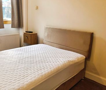 2 bedroom ground floor flat to rent - Photo 6