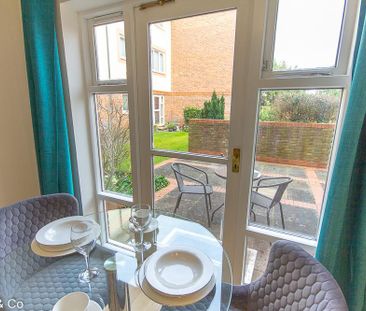 1 bedroom retirement property to rent - Photo 5