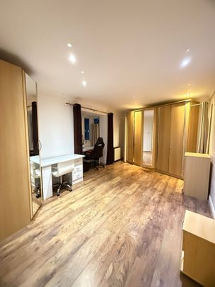 3 Bed Flat, St. Lawrence Quay, M50 - Photo 1