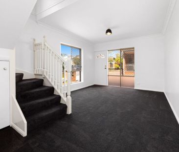 1/29 Halstead Street, Coorparoo QLD 4151 - Townhouse For Rent | Domain - Photo 2