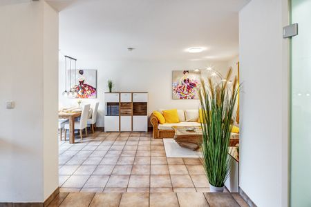 Furnished ground floor apartment with beautiful terrace - Photo 3