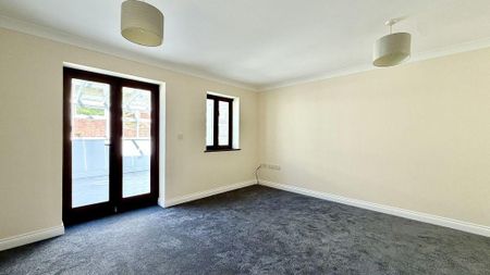 3 bedroom end of terrace house to rent - Photo 5