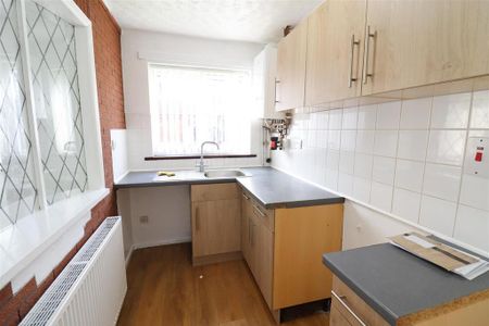 2 bedroom terraced house to rent - Photo 5