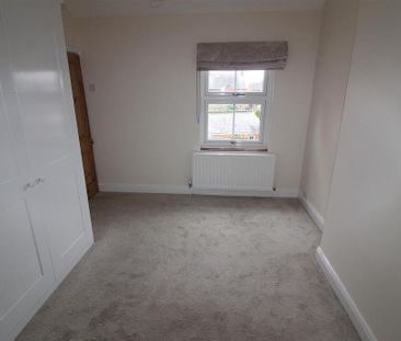 2 bedroom semi-detached house to rent - Photo 3