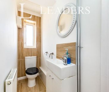 3 bedroom semi-detached house to rent - Photo 6