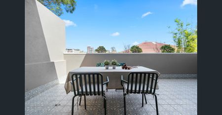 Style, comfort, and convenience, minutes from Brisbane River and CBD! - Photo 5