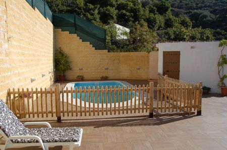 A delightful two bedroomed villa for WINTER RENTAL in the countryside close to Torrox Village. - Photo 3