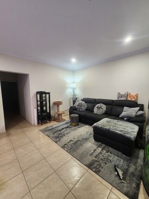 Woodville West - Photo 1