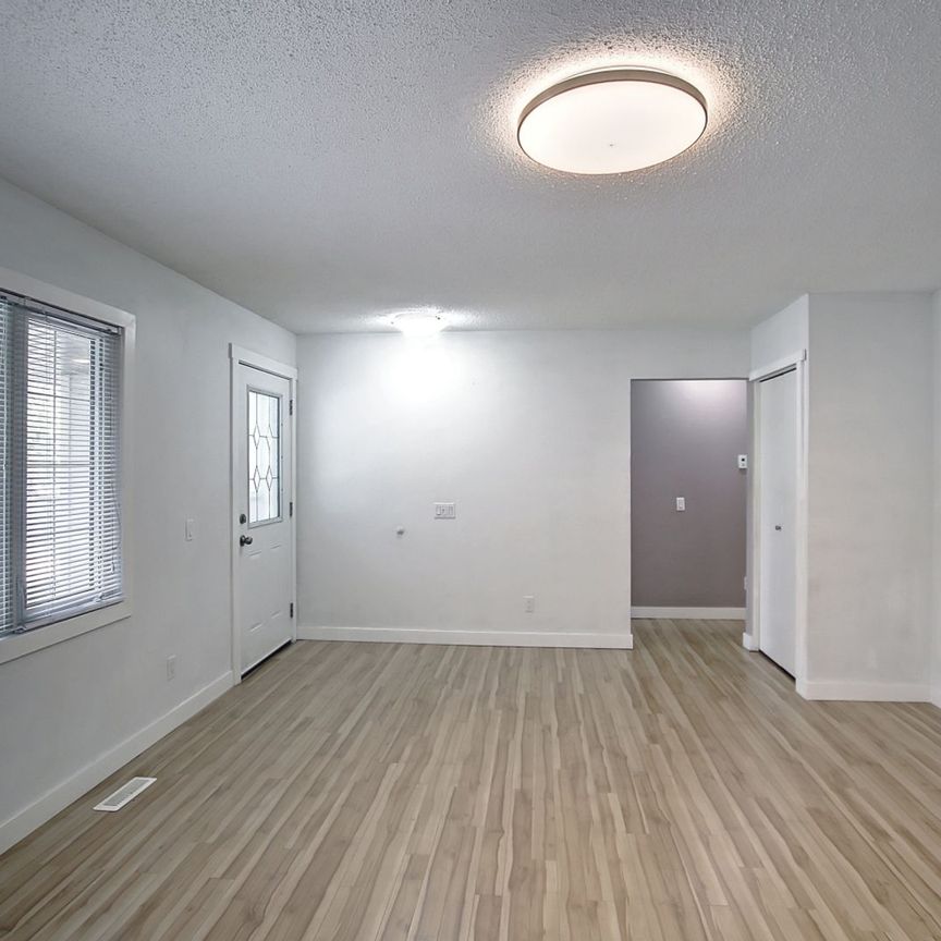 Beautiful 5-Bedroom Bungalow for Rent – 6607 Malvern Road NE Available Jan 1, 2026 - Photo 1