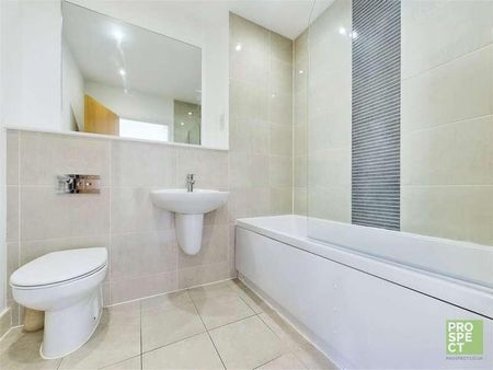 Kenley Place, Farnborough, Hampshire, GU14 - Photo 5