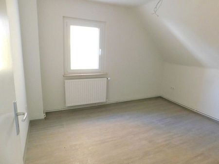 Schöne 2-Zimmer-DG- Wohnung mit Blick ins Grüne! - Foto 3