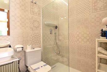 Villa for rent in Cumbre del Sol with 5 bedrooms