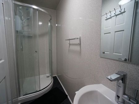 Apartment 1, 55 High Street - Photo 2