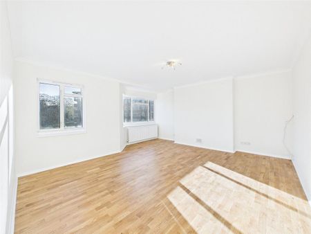 3 bedroom apartment to rent - Photo 4