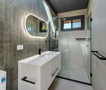 7/B Squire St, Macleay Island, Qld 4184 - Photo 2