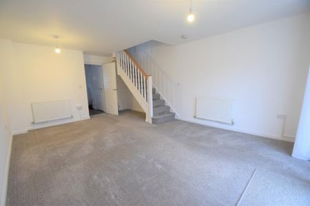 2 bedroom semi-detached house to rent - Photo 4
