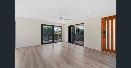 Fully Renovated Dual-Living Potential - Photo 4