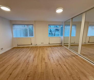 2 bedroom maisonette to rent - Photo 5