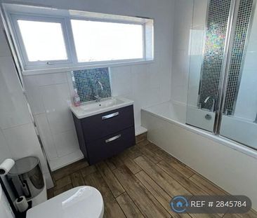 3 bedroom terraced house to rent - Photo 6