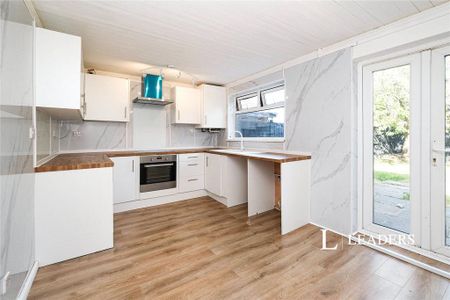 3 bedroom detached house to rent - Photo 3