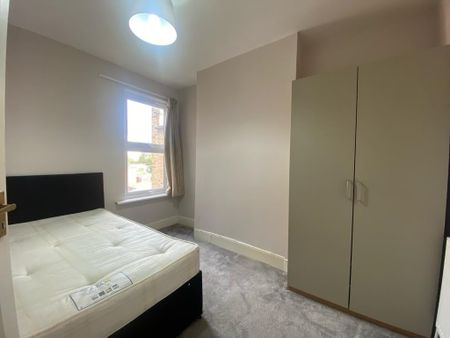 4 Bed Terraced House, Totterdown Street, SW17 - Photo 4