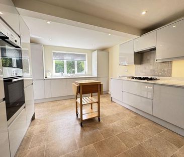3 bedroom detached bungalow to rent - Photo 3